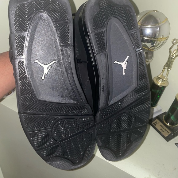 Jordan 4 Retro Black Cat (2020) - Picture 8 of 11